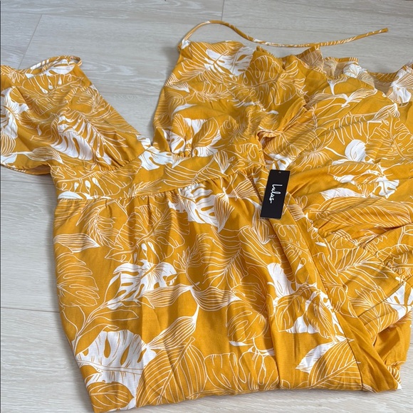 10. Lulu's Yellow Tiered Short Sleeve Maxi Dress NEW - Picture 4 of 9